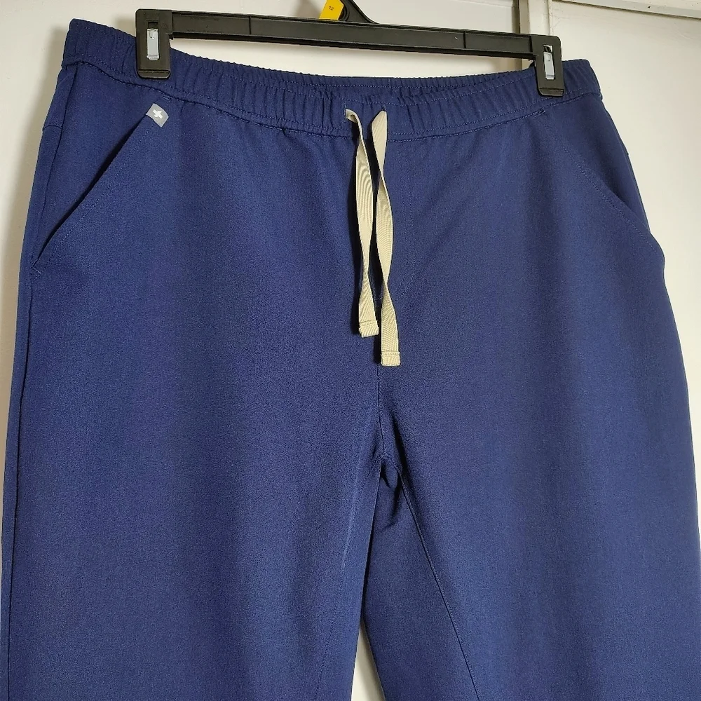 Figs medical professional scrub jogger pants Tansen men's navy blue size XL.